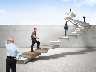 算汽车的油耗是拿油钱除以公里数还是拿公里数除以油钱？