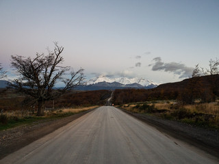 解放J6L一26o汽车是多少马力