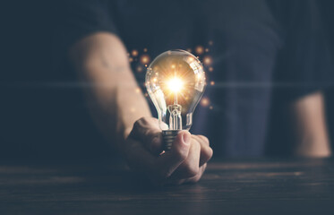 解放J6L一26o汽车是多少马力