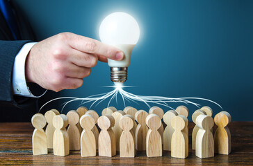 算汽车的油耗是拿油钱除以公里数还是拿公里数除以油钱？