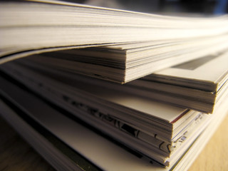 算汽车的油耗是拿油钱除以公里数还是拿公里数除以油钱？