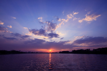 电子助力方向盘可以调轻重吗